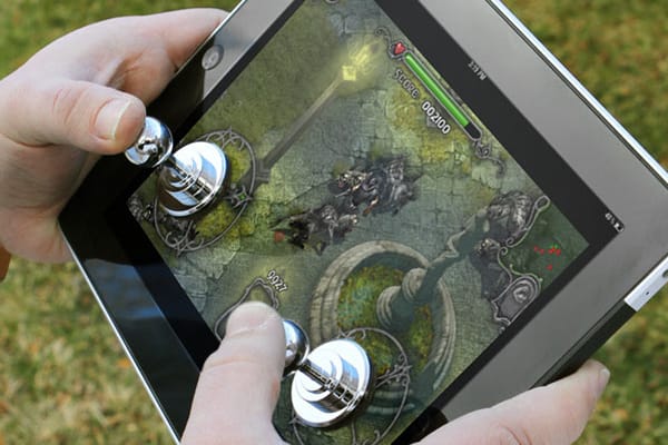 Karácsonyi ajándék játékbolond iPad-tulajdonosnak: arcade joystick!