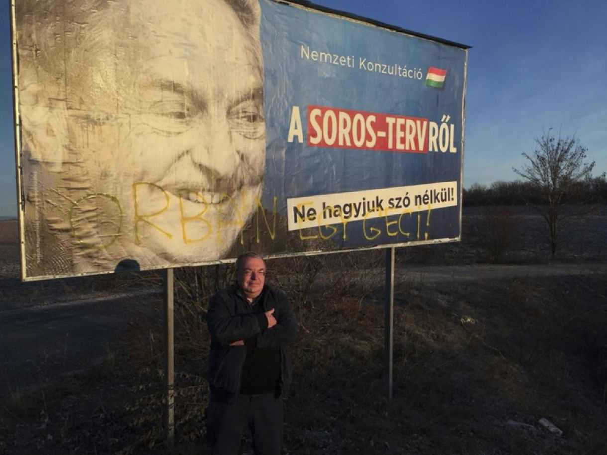 Magyar Péter atombombáról beszél, Simicskától is kérdezték, beveti-e Orbán ellen. Csak ennyit mondott: 