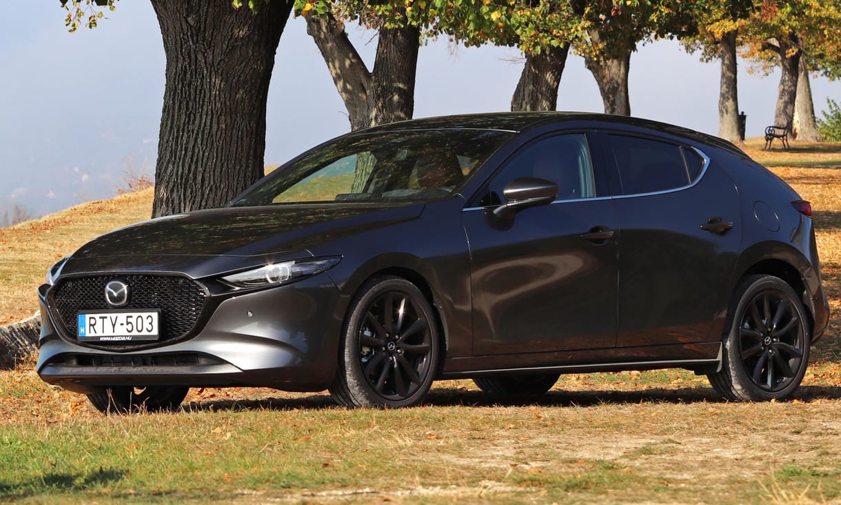Benzint iszik és dízelt prédikál: teszten a Mazda új csodamotorja