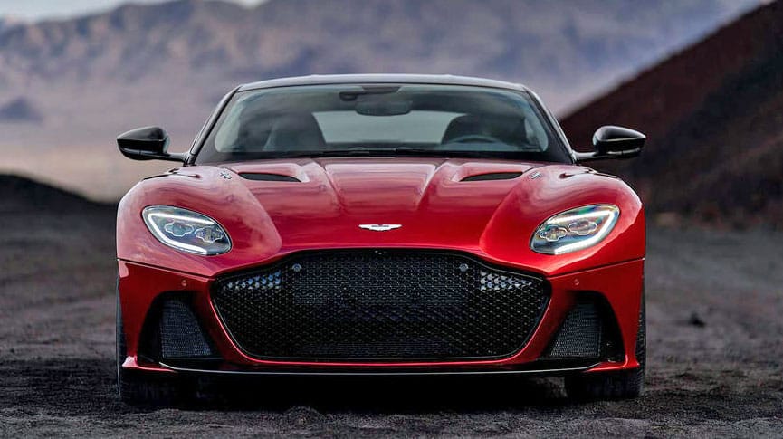 Ilyen, amikor nem érzik az idők szavát – itt a V12-es Aston Martin DBS Superleggera
