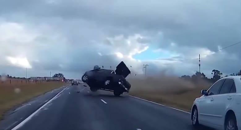 Szokott biztonsági öv nélkül autózni? Ha ezt a videót megnézi, többé nem fog