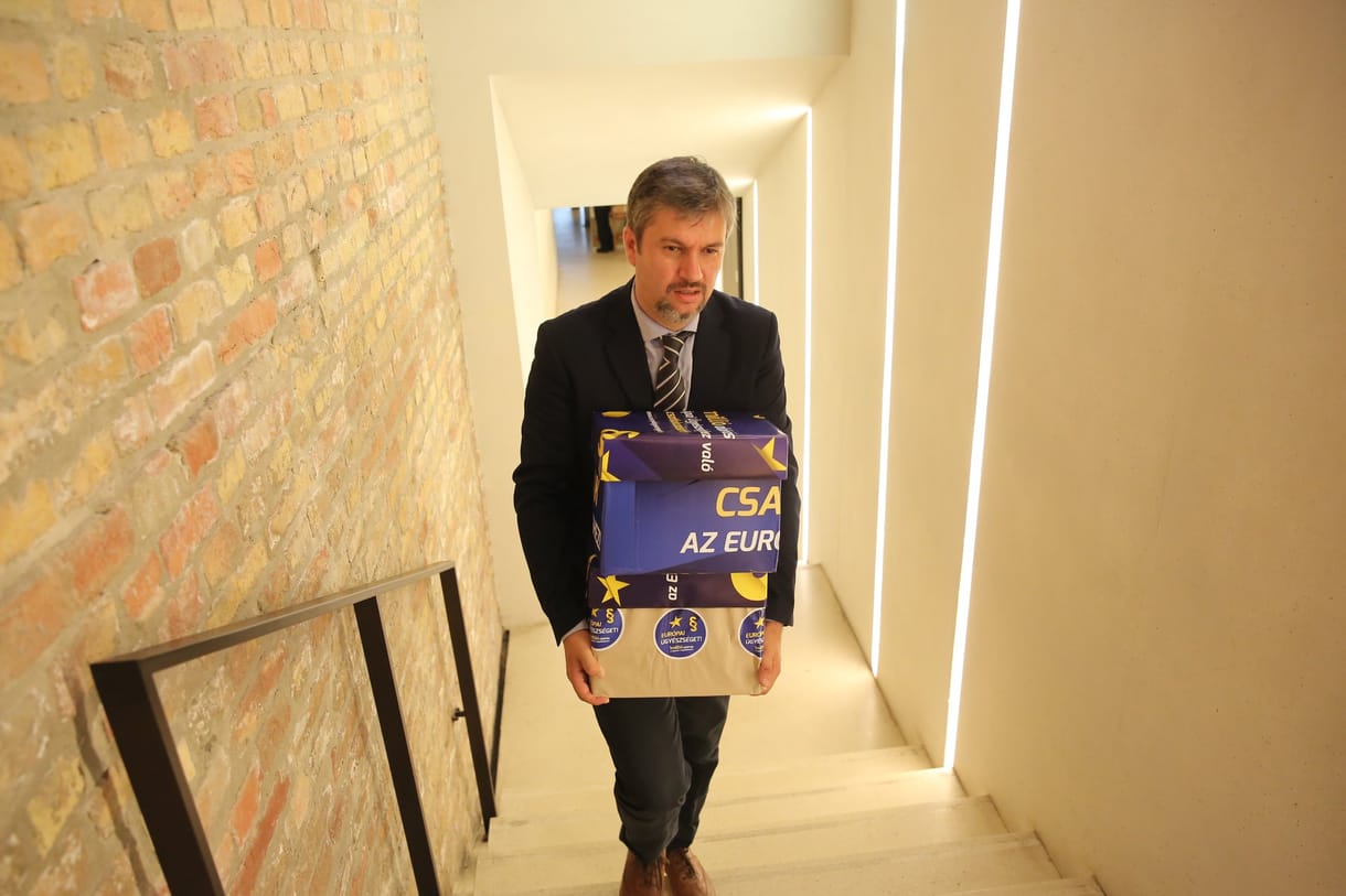 A NAIH elnöke szerint Hadházyék online aláírásgyűjtése problémás