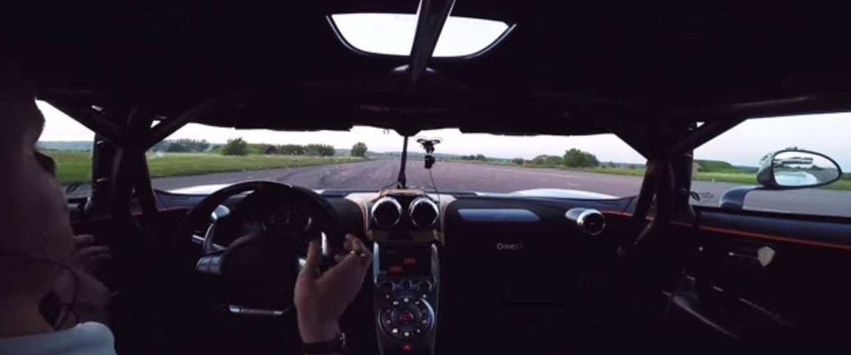Videó: Brutális csúcsot döntött a Koenigsegg 1360 lóerős rakétája