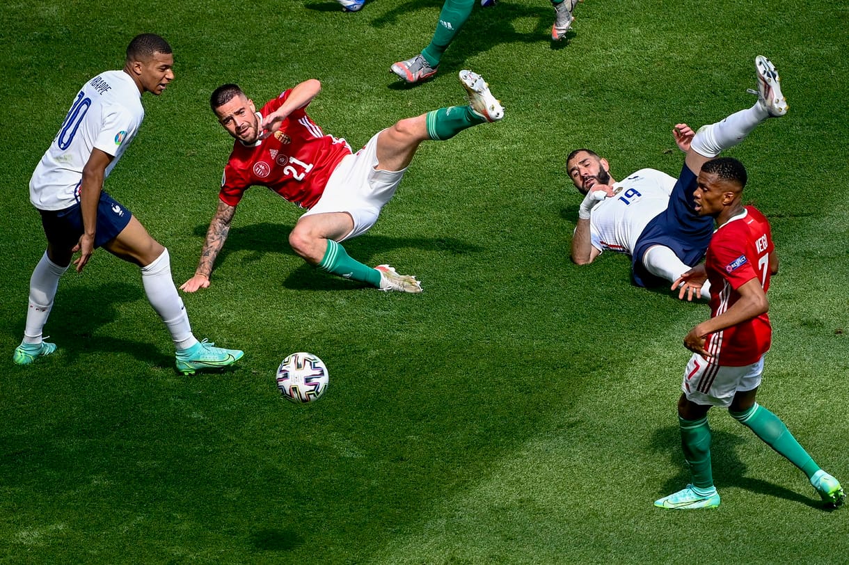 Rasszistagyanús magyar szurkolók miatt vizsgálódik az UEFA