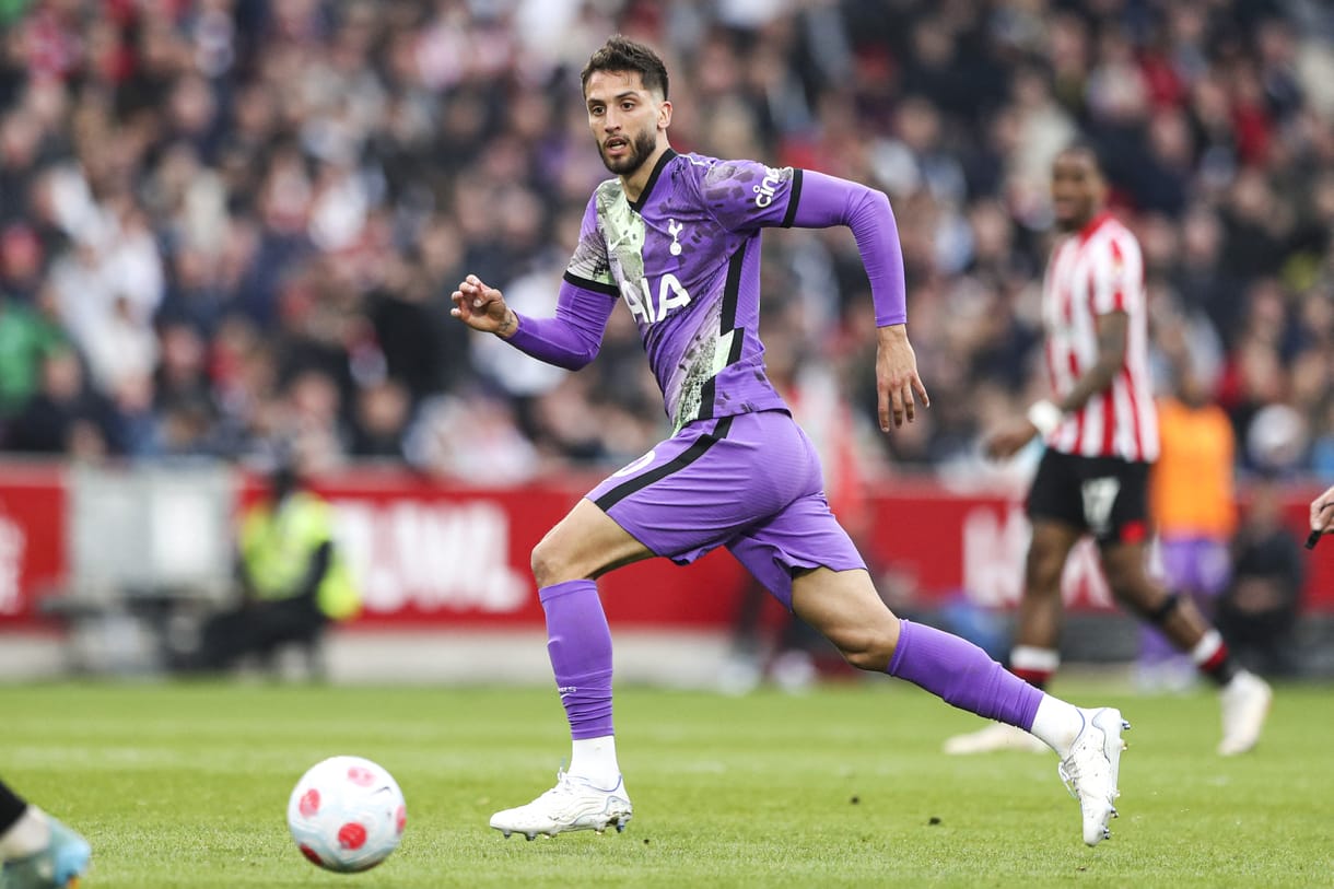 Rasszista nyilatkozat miatt hét meccsre eltiltották a Tottenham középpályását