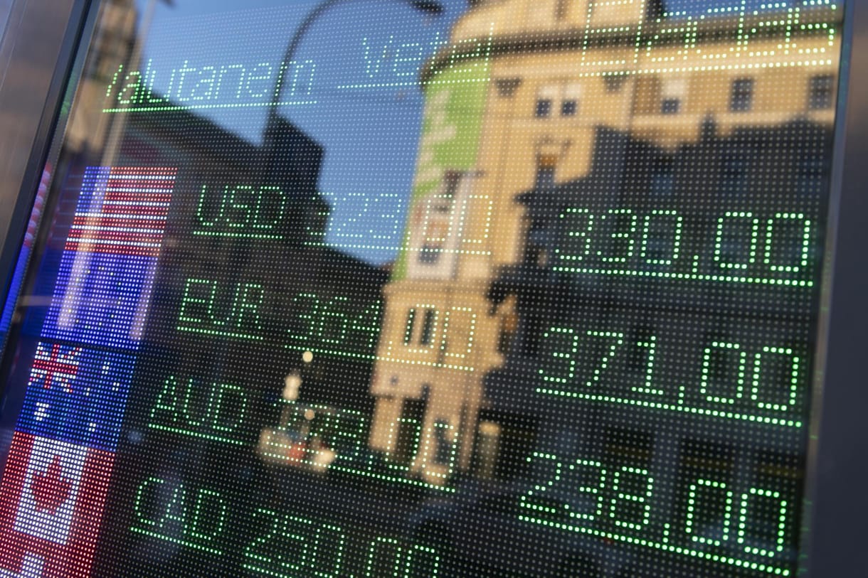 Matolcsy megszólalt, gyengülni kezdett a forint