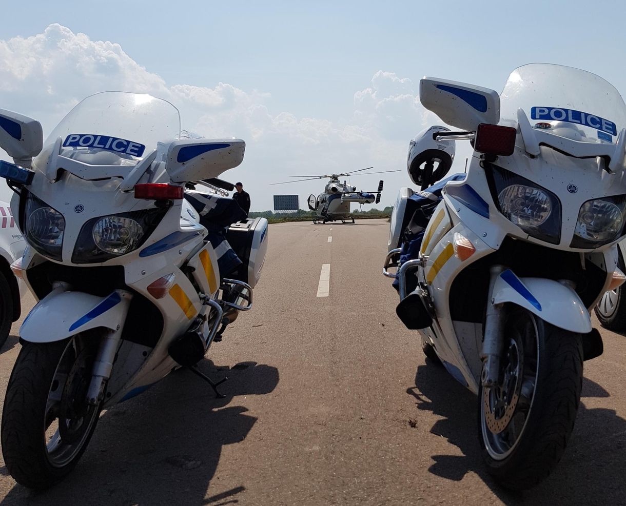 Megsérült egy motoros, félpályás útzár van a 82-esen