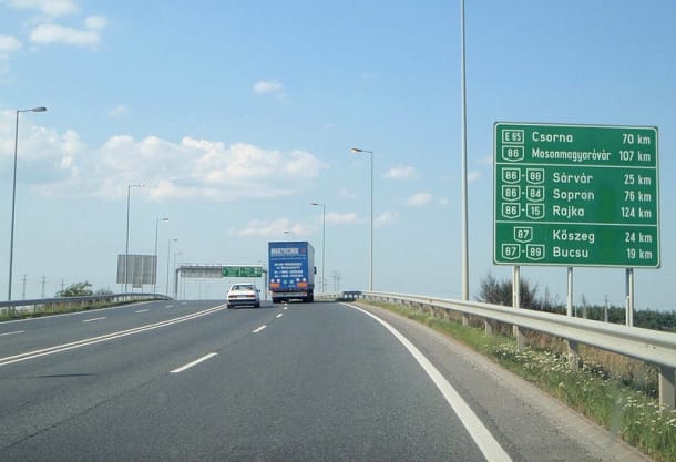 Új kivitelezőt keresnek a 86-os főút felújításához