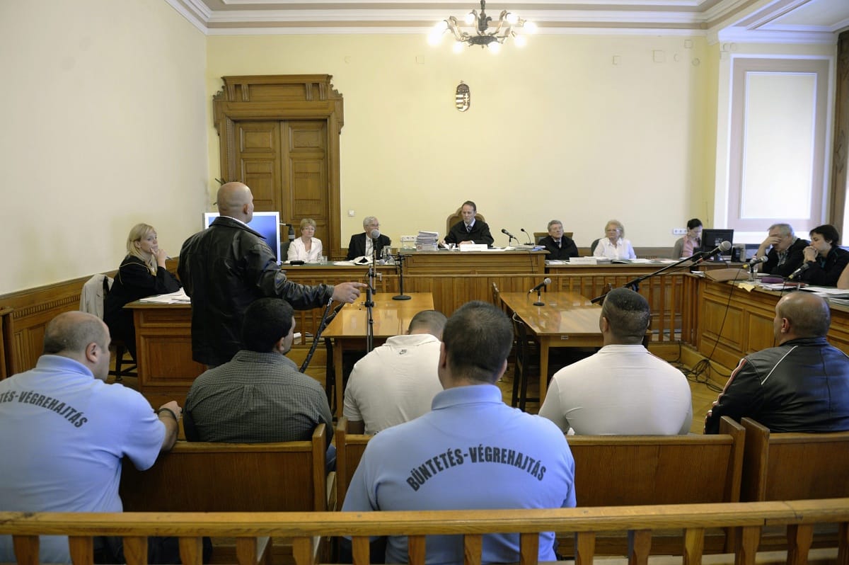 Korlátlan szigorral reagál a Fidesz az ároktői gyilkosok szökésére