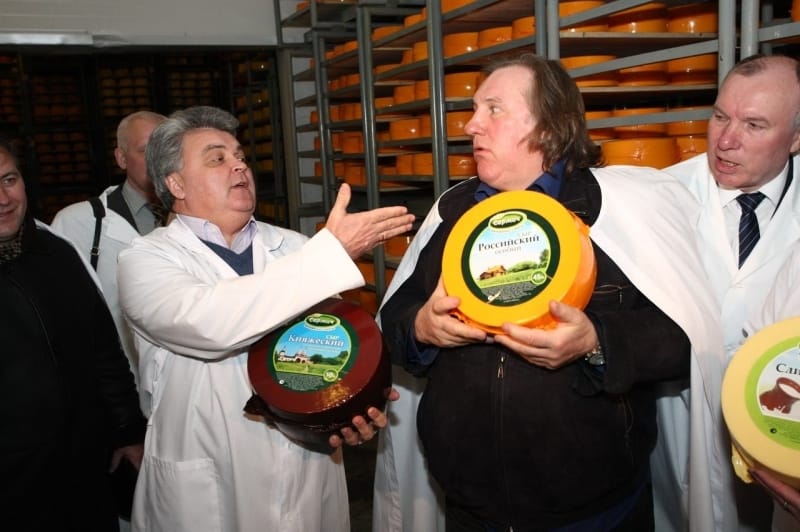 Depardieu megeszi a kalapját: van az a pénz