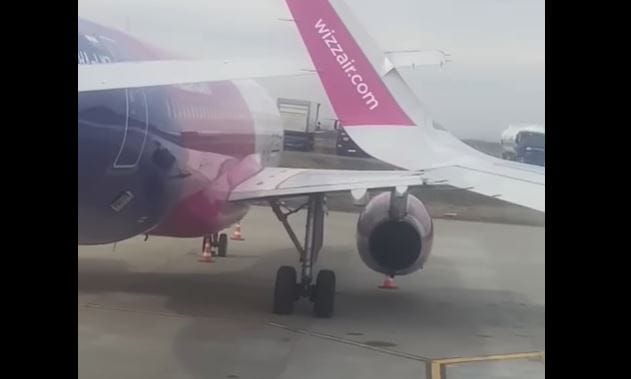 Egymásnak hajtott két Wizz Air gép – videóval