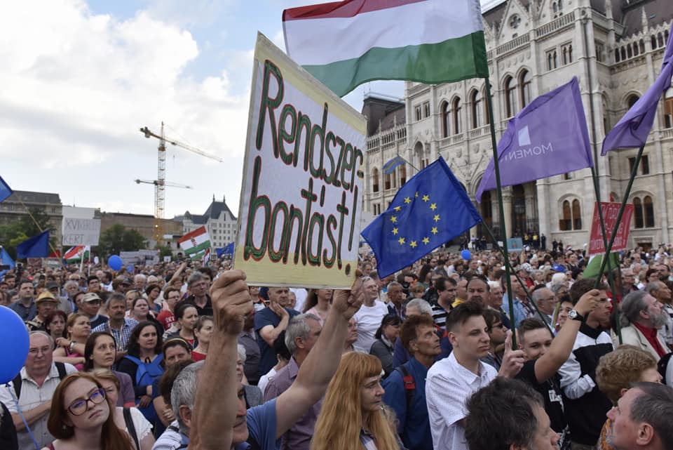 Tüntetés lesz vasárnap egy Európa-párti Magyarországért