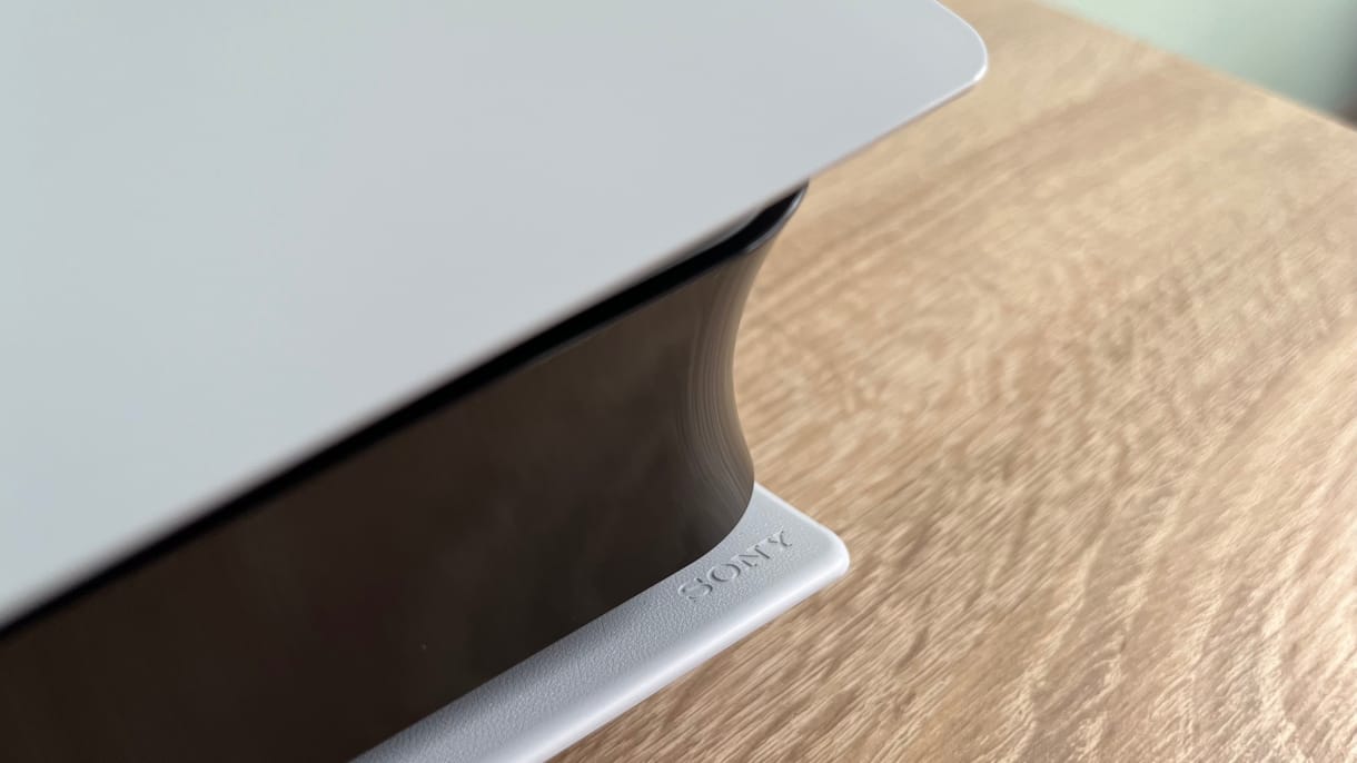 Tényleg a kanyarban lehet az új PlayStation 5 Pro, a játékfejlesztők már nyomkodhatják