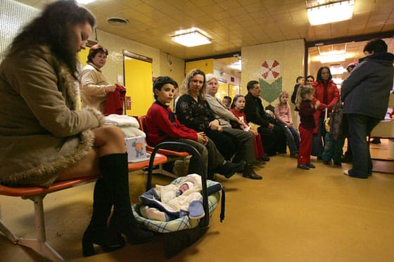 Kósa Lajos: a háziorvosi rendelőkre és a temetőkre is kiterjesztik az adómentességet 