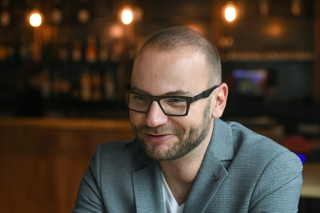 Megszűnik Kadarkai Endre két műsora, a Szavakon túl és a Lélekben