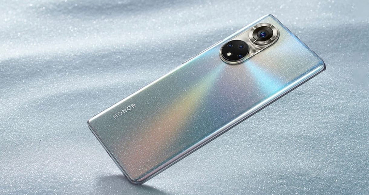 Új androidos telefon: megjött a Honor 50, rajta 108 megapixeles kamera és minden, ami Google