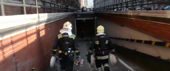 Videó: Miután 1200 embert kitereltek a Nagycsarnokból, ezt látták odabent a tűzoltók