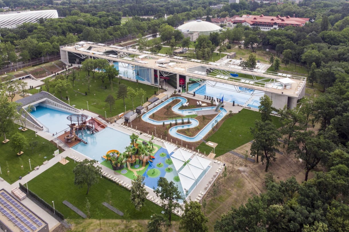 Sok milliárdból építhet Debrecen óriási hotelt veszteséges élményfürdőjének