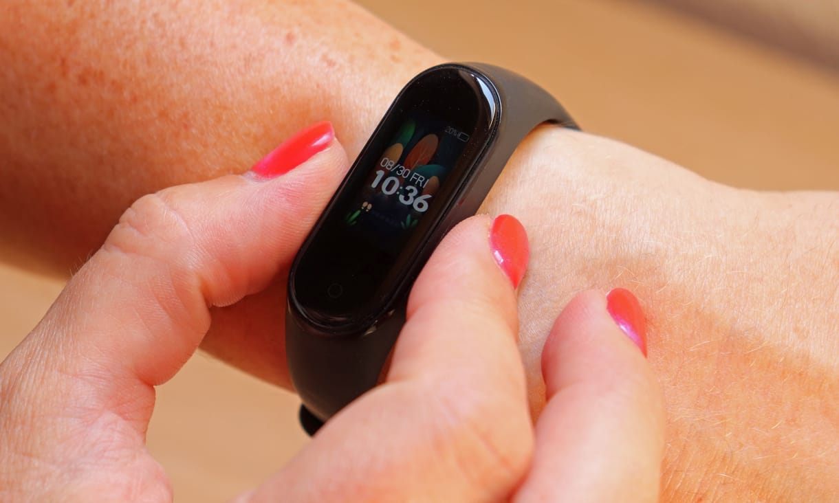 11 ezerbe kerül a Xiaomi okossága, ami csuklóból elárul rólunk sok mindent