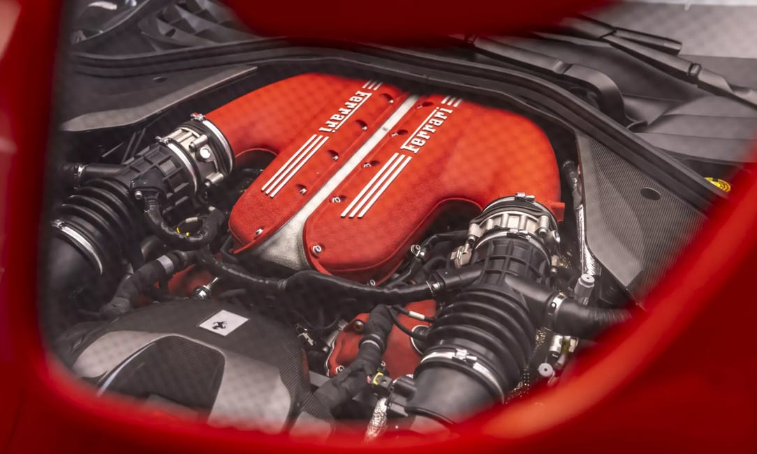 Őszinte V12-es marad a Ferrari csúcsmotorja, nem kap turbót