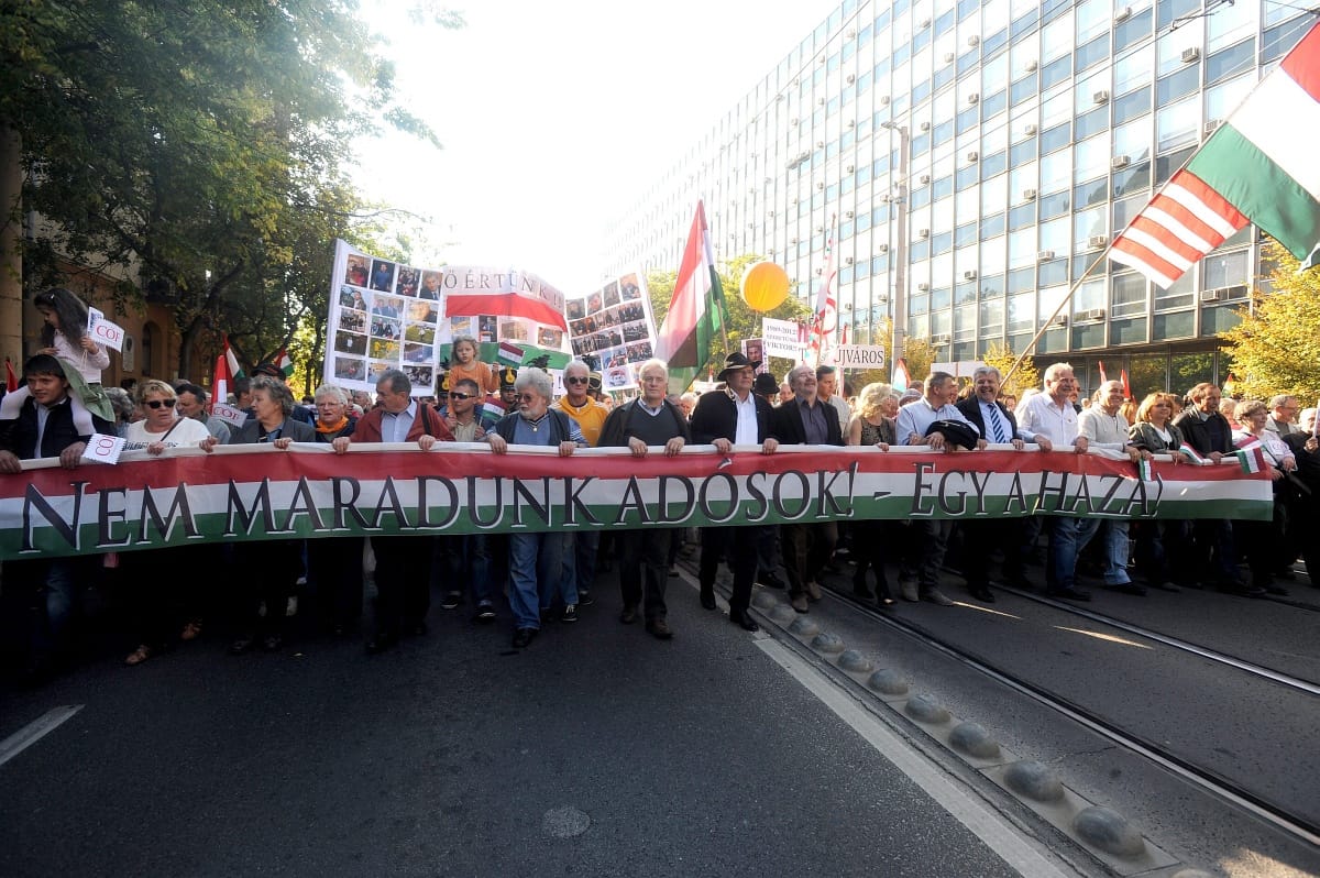Szolgamenet és lakájmédia