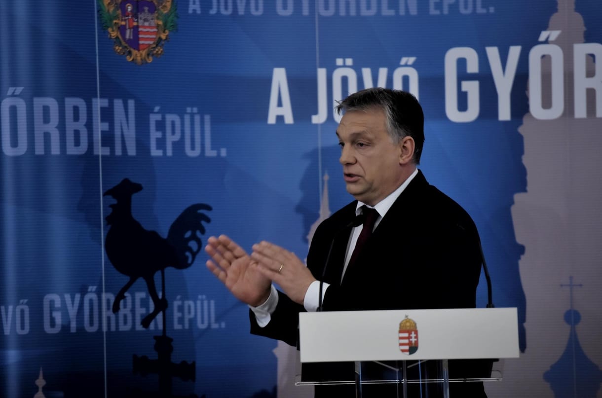 Miniinterjú Orbánnal: megszólalt a lex CEU-ról, és Gyurcsányról is volt egy poénja