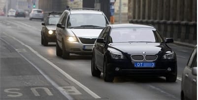 Jönnek az új kék rendszámok – csak az útdíjkezelő és a rendőrök nem tudták