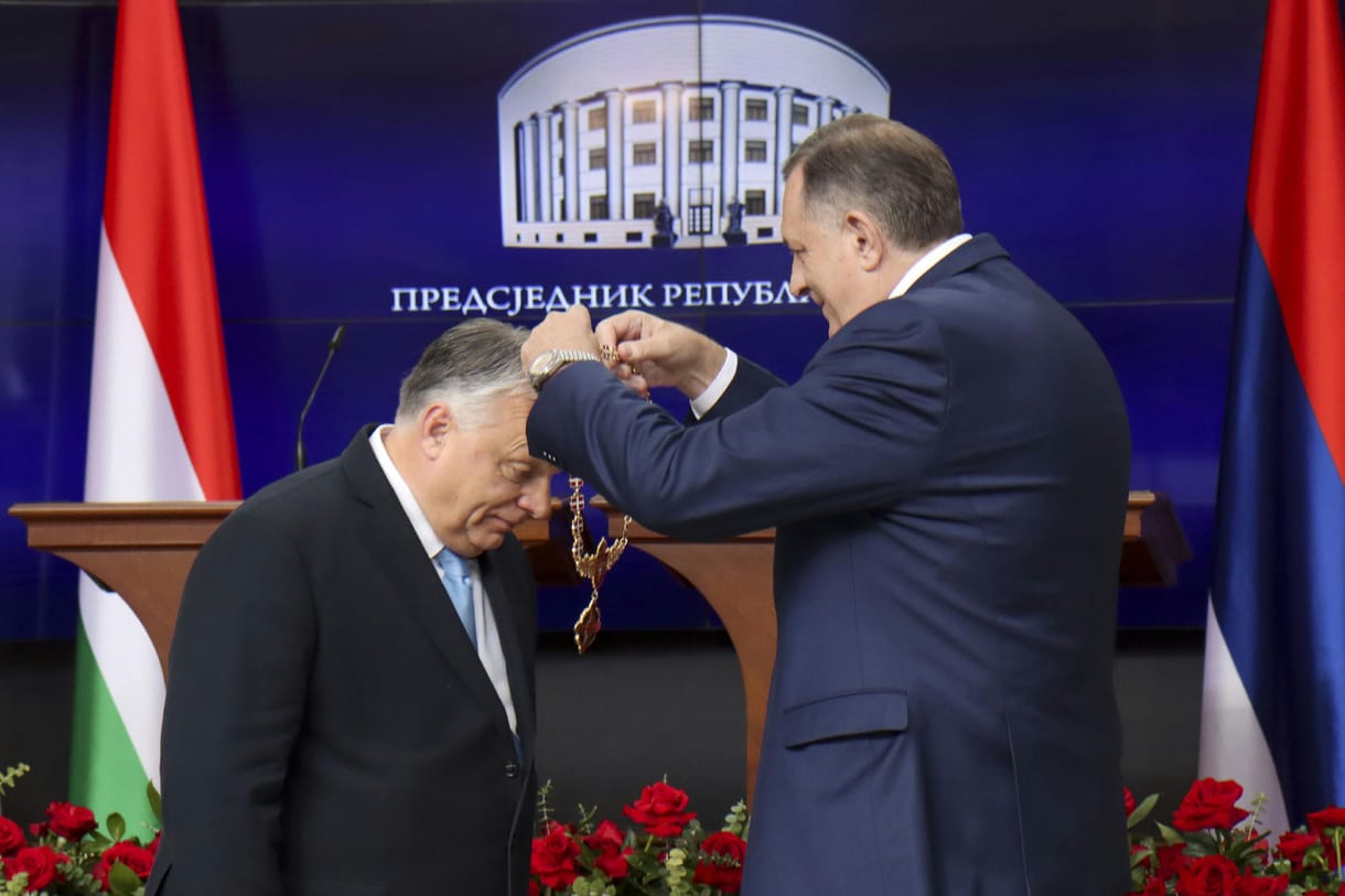 Milorad Dodik már nem elnök, de Budapest, Belgrád és Moszkva támogatásával verné szét Boszniát