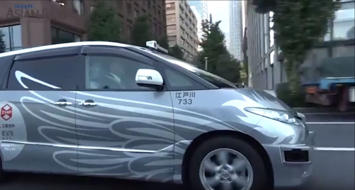 Tokióban kezdik búcsúztatni a régi taxit, jönnek az önvezető verziók – videó