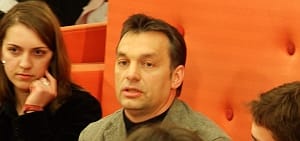A tandíj ellen háborúzva jutott Orbán tizenöt év alatt a csúcsra