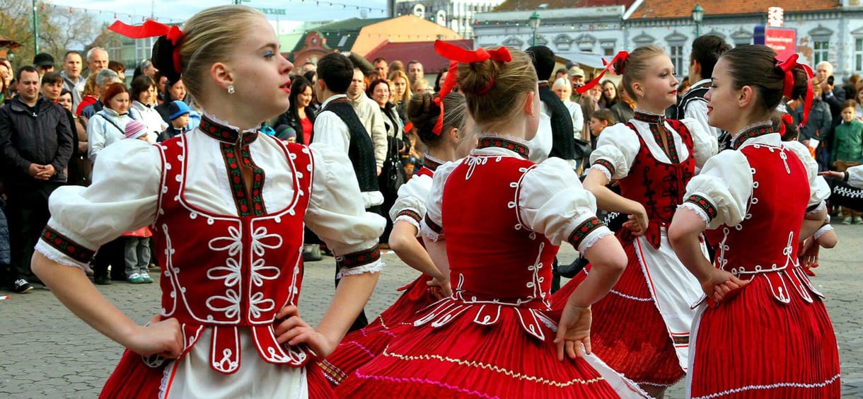 A csárdás és a gyapjúhímzés is a szellemi kulturális örökség része lett