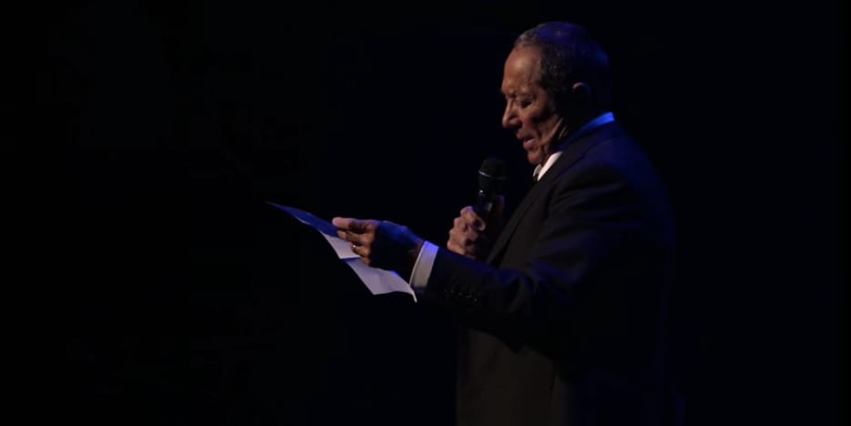 Paul Anka elénekelte, hogy szereti Orbán Viktort, Orbán meg kiposztolta