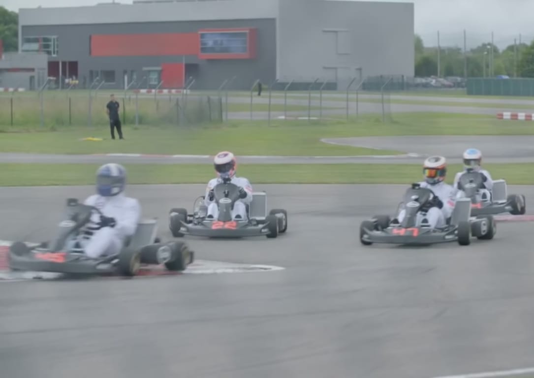 Videó: így csap össze három generáció öt F1-es pilótája – a gokart pályán