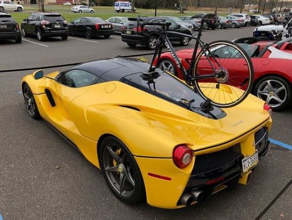Ugye, hogy a LaFerrari sem zárja ki az intermodális közlekedést?
