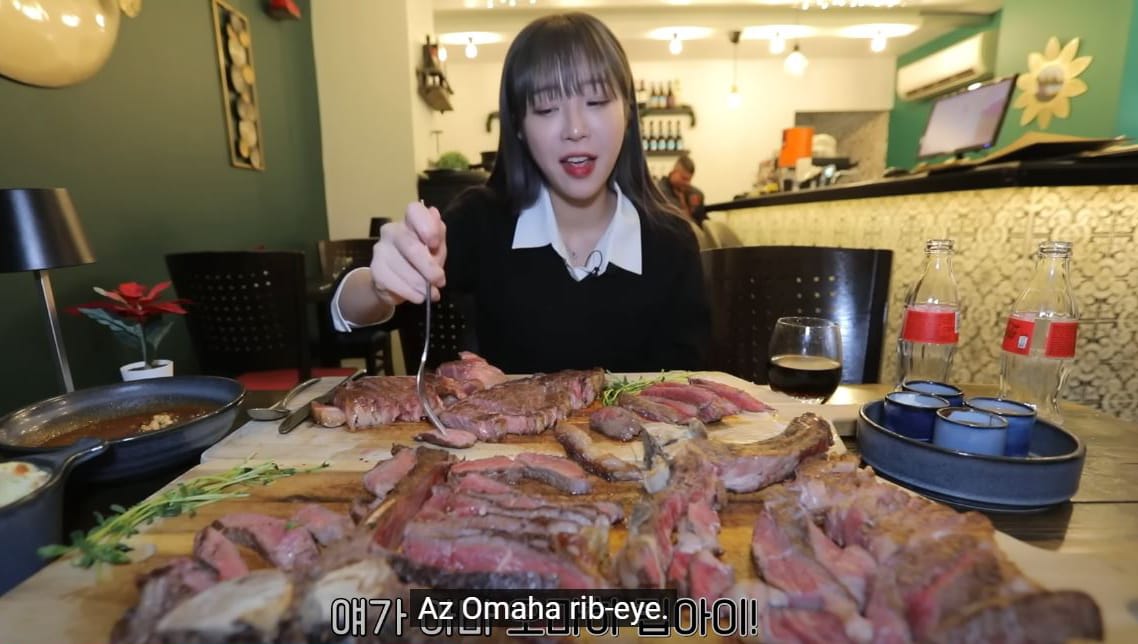 Hat lángossal zárta budapesti körútját a koreai influenszer, Tzuyang – összegyűjtöttük a Nagy Zabálás minden részletét