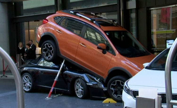 Úgy néz ki, mintha ezt a Porschét megmászta volna egy Subaru, pedig pont nem – videó