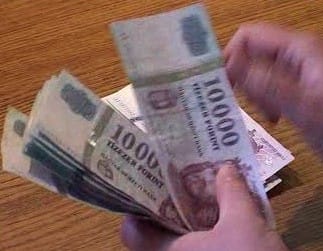 Még erősebb lett estére a forint 