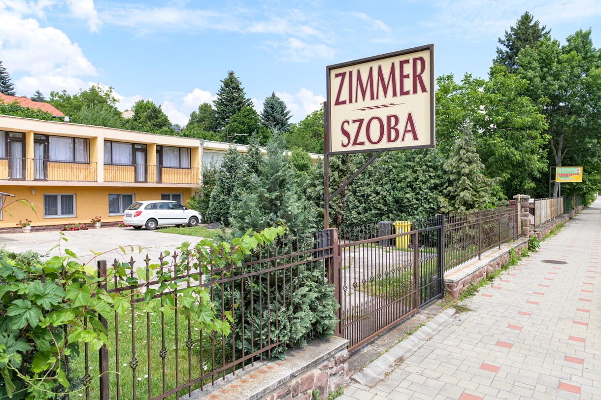 Furcsa hiba: egy kedvezmény miatt maradnak ki szállásadók ezrei az állami kártérítésből