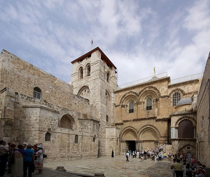 Vandálok vagy zarándokok? - Graffitik a Szent Sír-templomban 