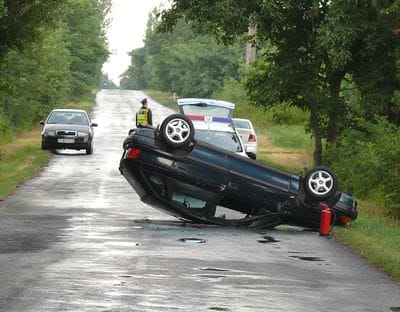 Meghajtották apa kocsiját, fejre álltak - fotó