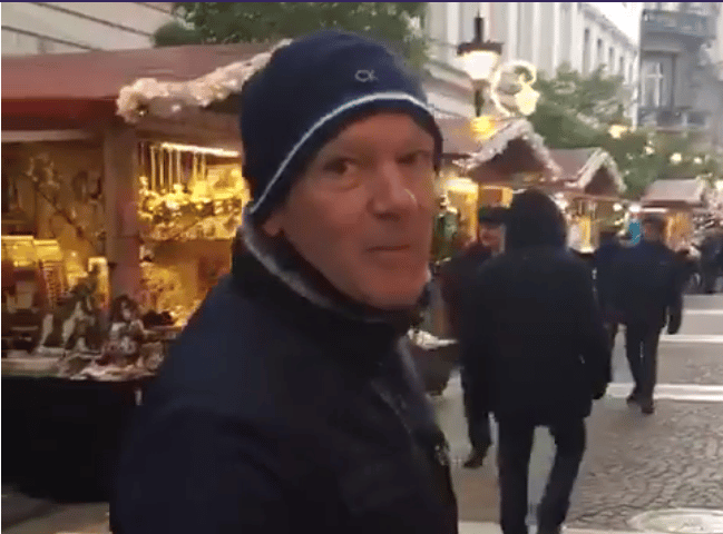Antonio Banderas is bekukkantott a karácsonyi vásárba a Bazilikánál