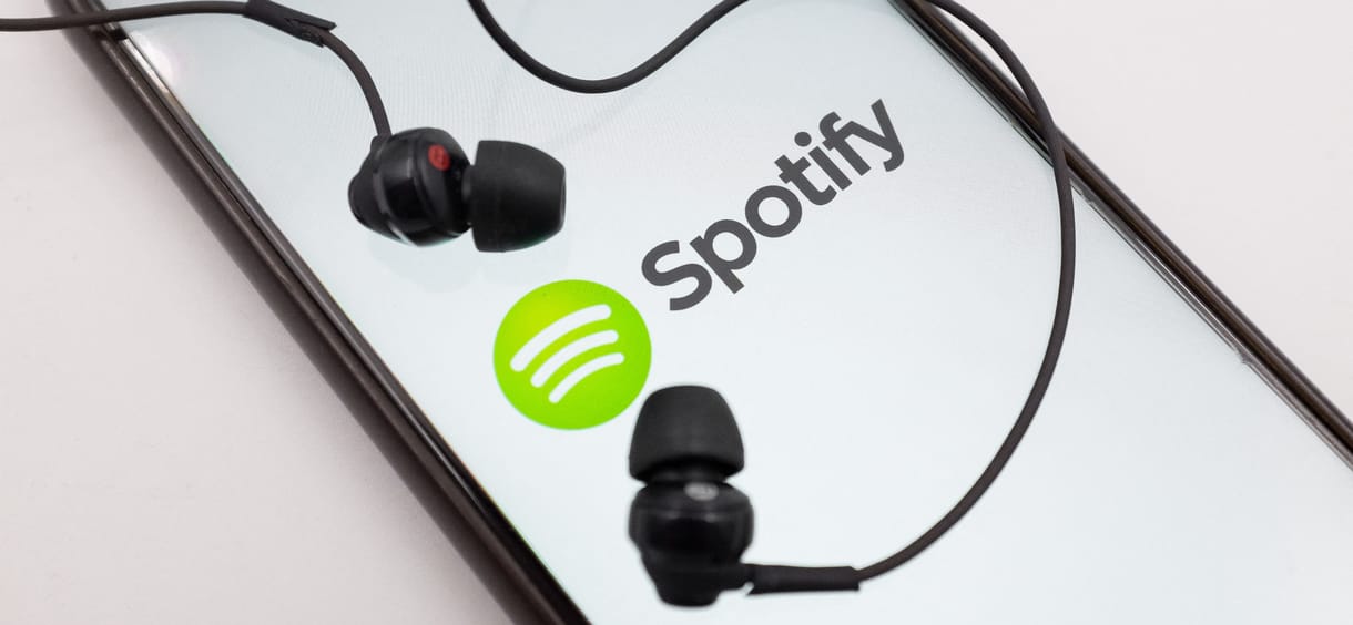 Tényleg jönnek a reklámok a fizetős Spotifyba? Megszólalt a cég az ügyben