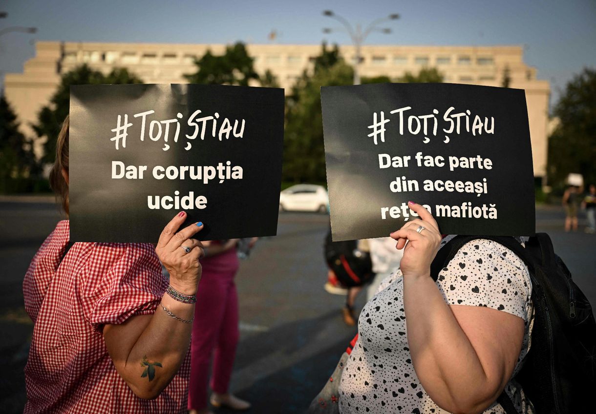 Politikai összeköttetések is segítették a romániai „horror idősotthonok