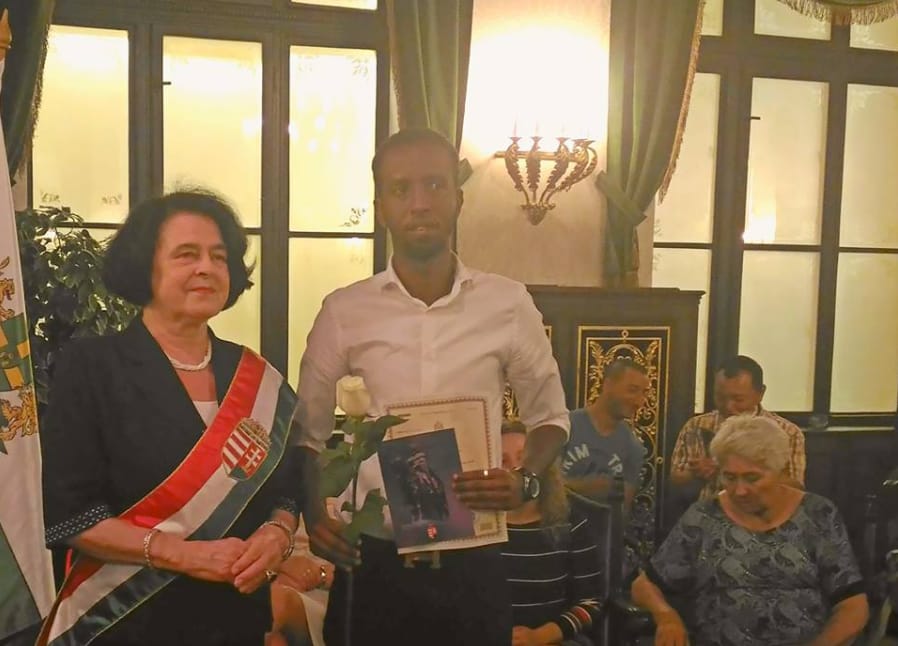 Hassan magyar állampolgár lett – fotó