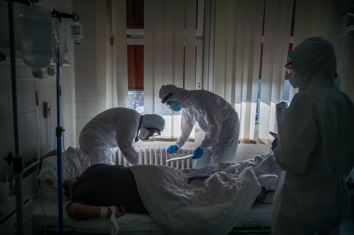 Egyre több „alapbetegség” nélküli áldozatot szed a koronavírus