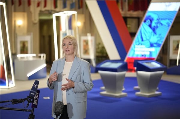 Az orosz legfelsőbb bíróság is elutasította, hogy a háborúellenes volt tévés induljon Putyin ellen az elnökválasztáson