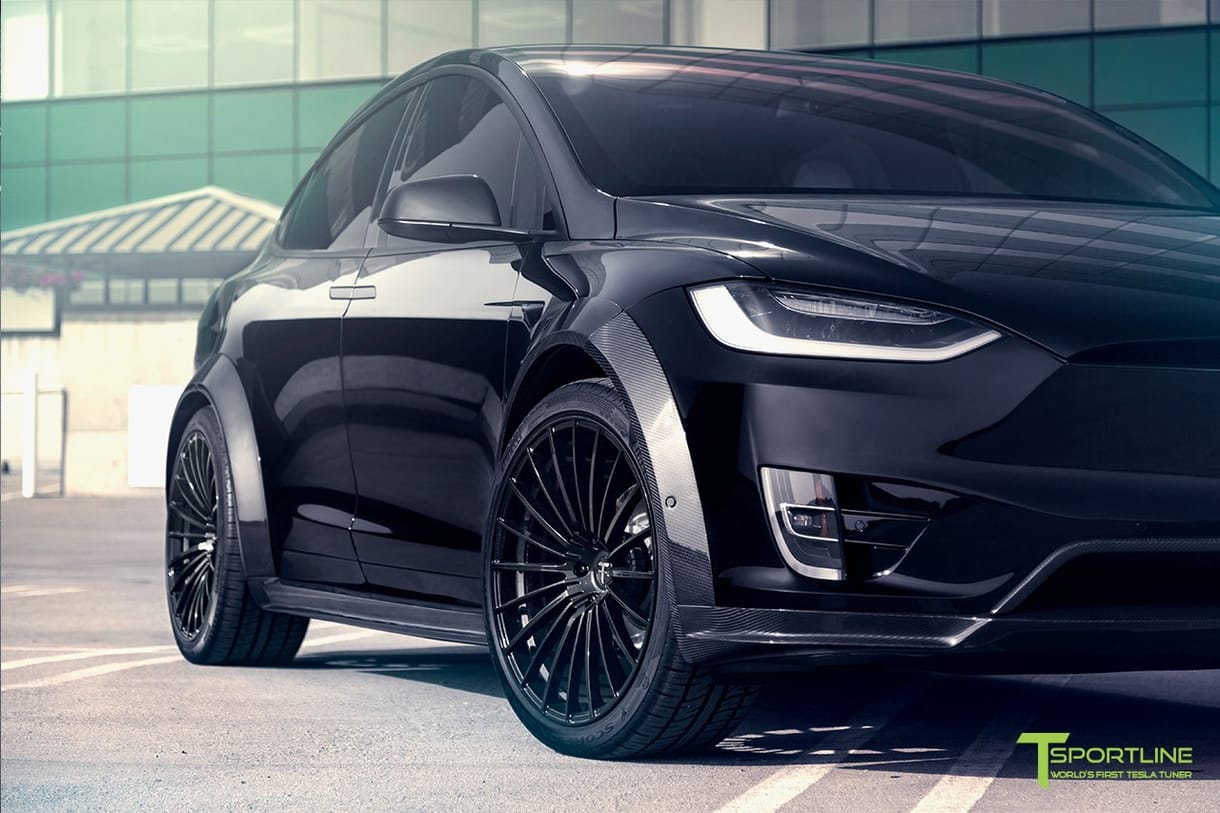 Ez a Tesla megjelenésben simán agyoncsap bármilyen BMW X6-ost