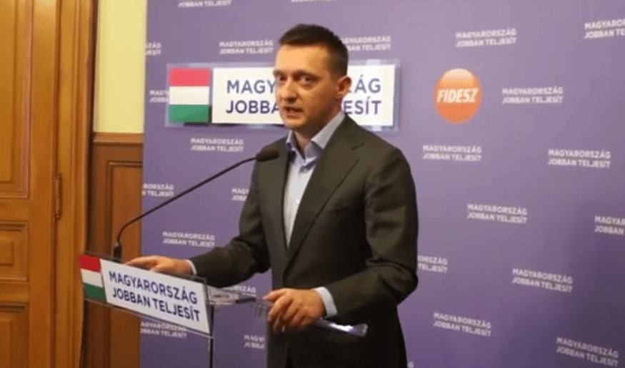 Rogán: nem kötelező többé Simicska médiájába menni a fideszeseknek