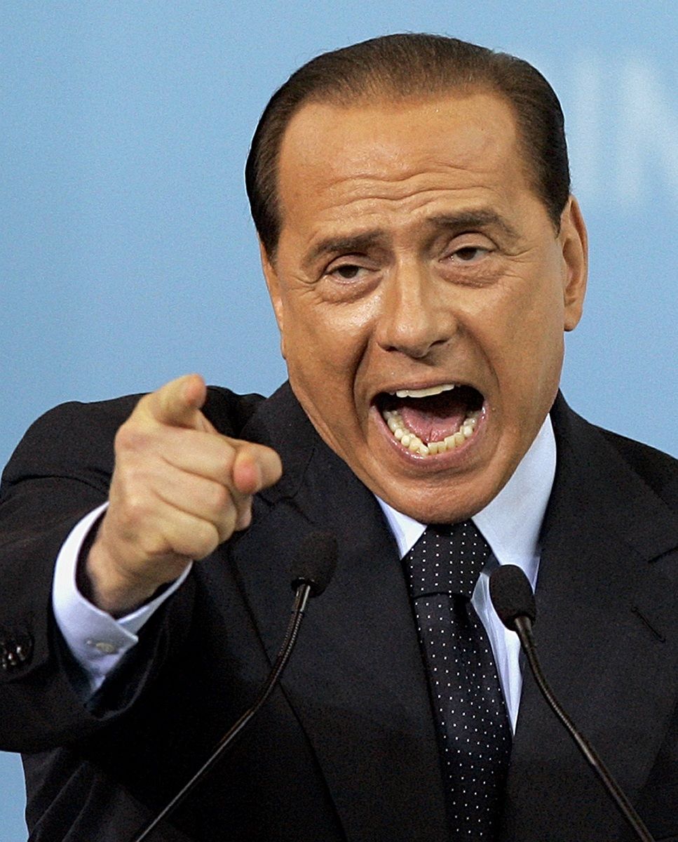 Berlusconi zsarolásával gyanúsítanak egy újságírót