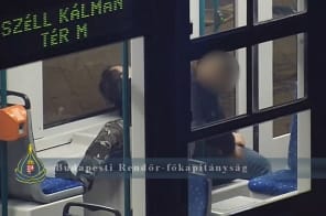 Alvó utas pénztárcájára utazott a 6-oson, elkapták